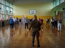 b_1024_768_0_00_images_2022_2023_kwiecien_samoobrona_339412201_6161458417277112_6496150378286751518_n